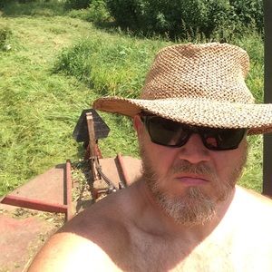 Meet your Posher, Buddy